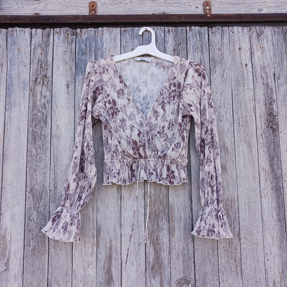 Mango Floral Print‎ Plisse Pleated Peplum Blouse Womens Sz XS V-neck Semi Sheer
